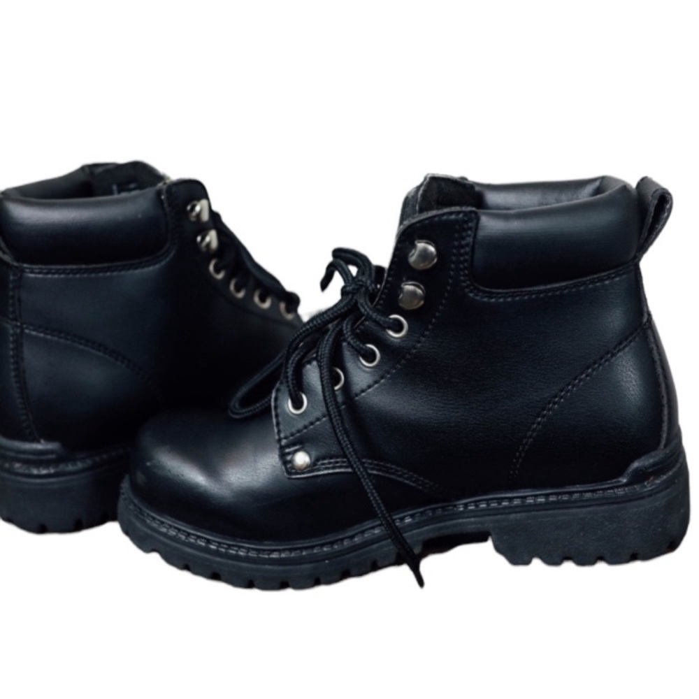 State Street Ankle Boot

A453210